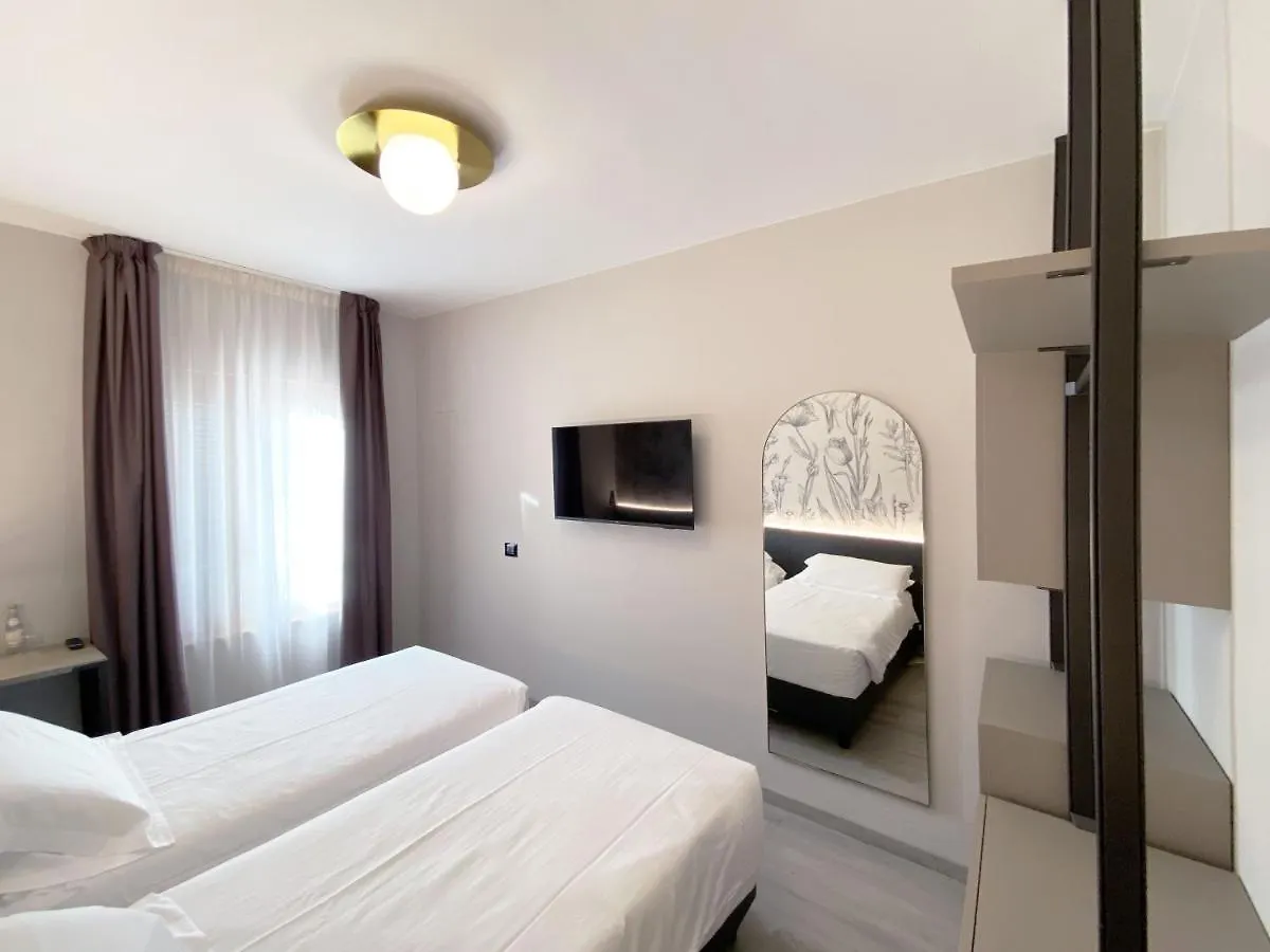 Hotel Astoria Гарда 3*,  Италия